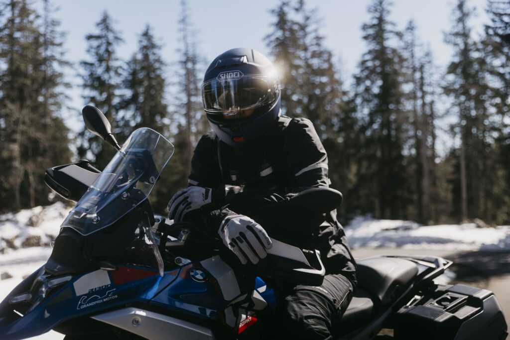 five moto winter gtx wfx prime evo gtx black grey action02